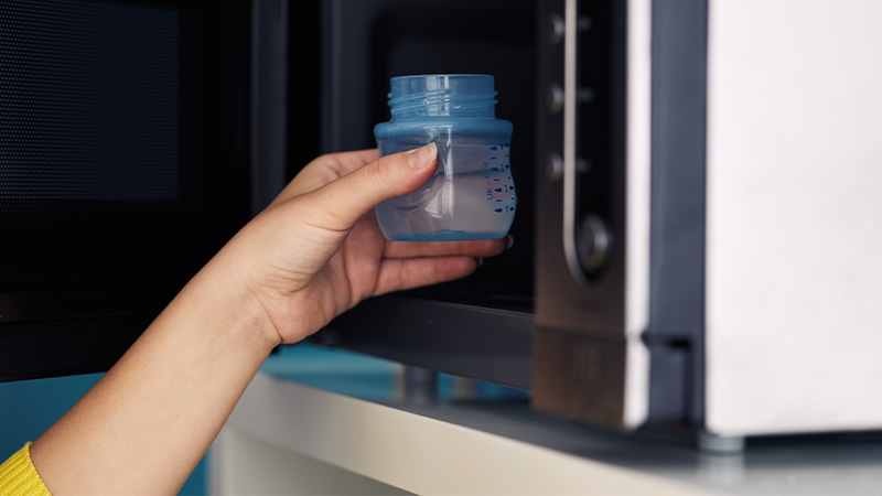 Biberon sterilizzato nel microonde